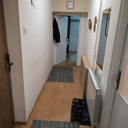 Stan Uzice Apartamento Exterior foto