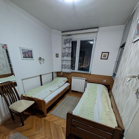 Stan Uzice Apartamento Exterior foto