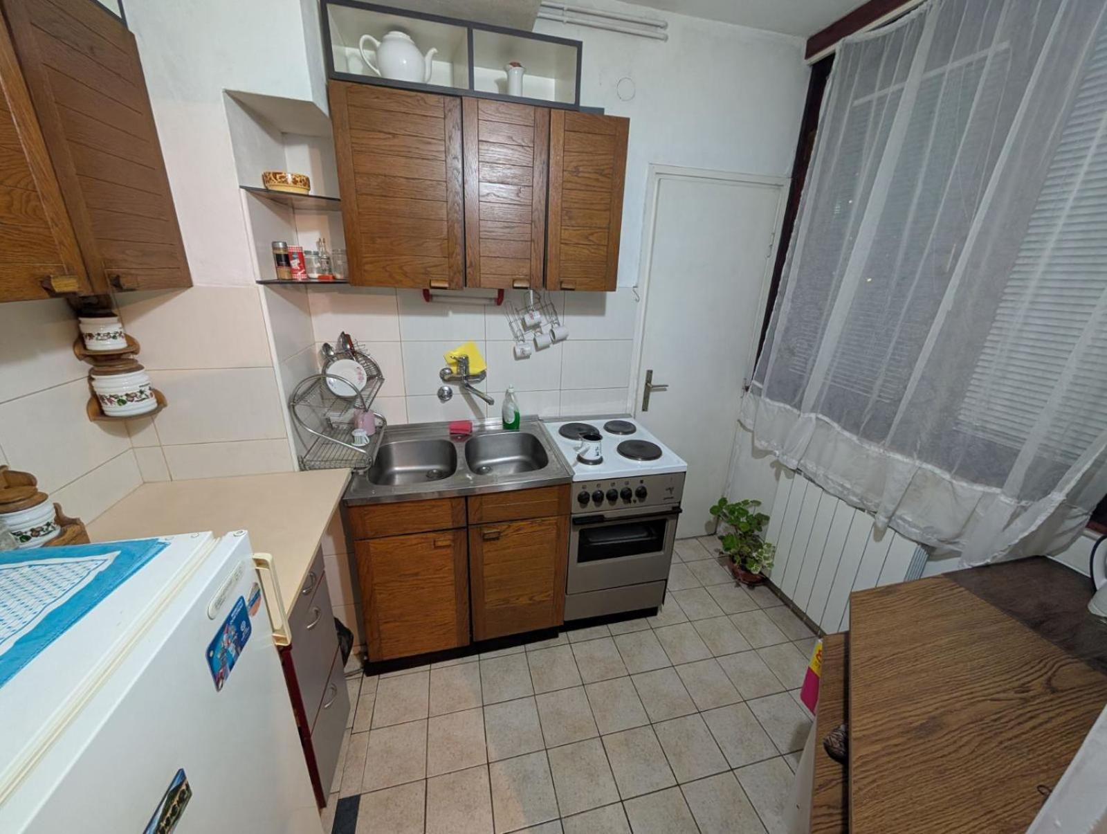 Stan Uzice Apartamento Exterior foto