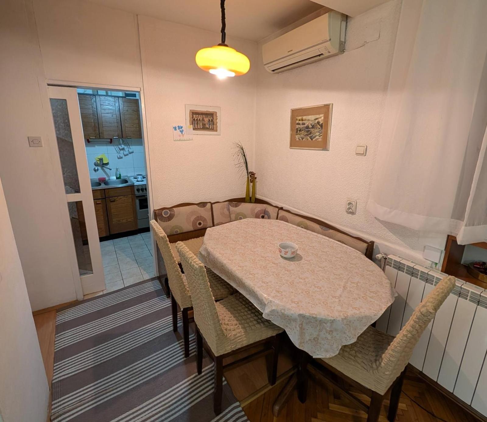 Stan Uzice Apartamento Exterior foto
